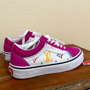 LV hand custom Fuchsia OLD SCHOOL SHOE Vans size 3.5Y